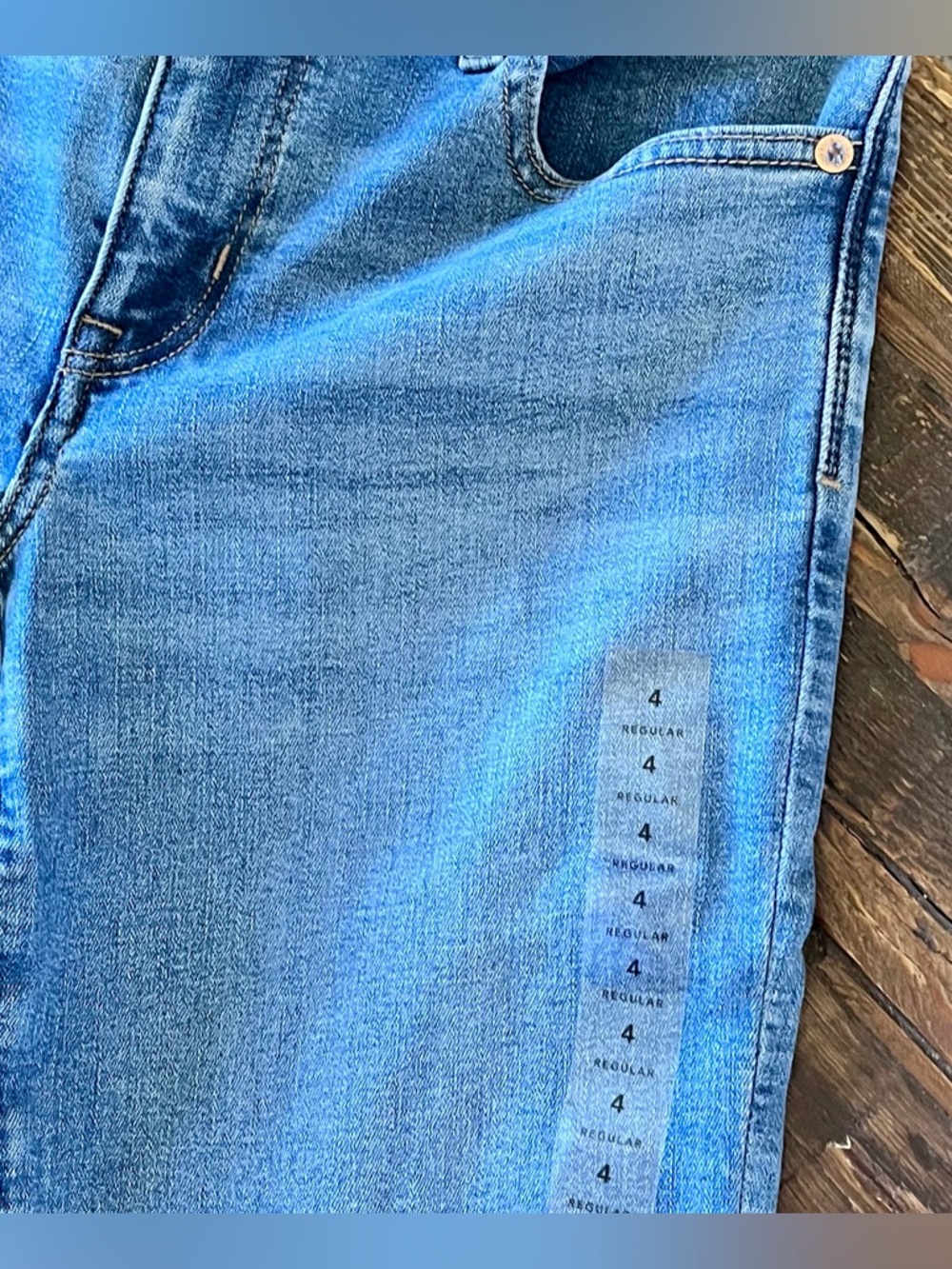 Brand New ✨ American Eagle low-rise KickBoot Jeans Sz 4 NWT - Picture 6 of 11
